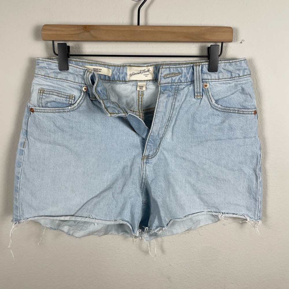Universal Thread Womens Short Vintage MIDI Size‎ 8 Cutoff Light Wash